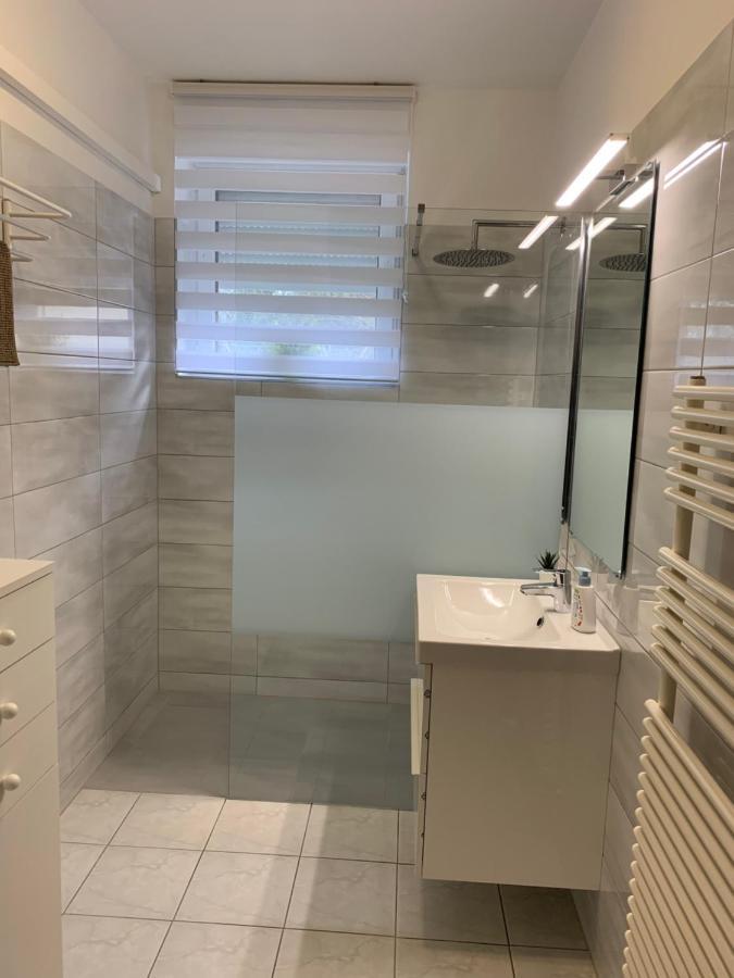 Konig Apartman Iii. Heviz Exterior photo